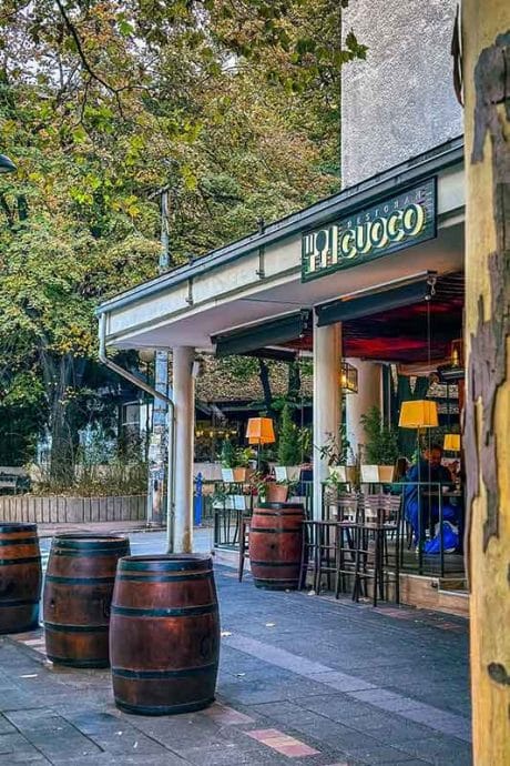 Eksterijer italijanskog restorana Cuoco u Beogradu – pogled sa ulice